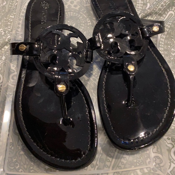 [SOLD] Tory Burch Black Patent Leather Miller Sandals 9.5 - Picture 2 of 10